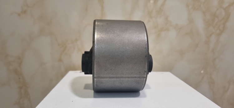 بوش دسته موتور بالا چپ آزرا ( مغزی دسته موتور ) ساخت کره 218323K800 هیوندای